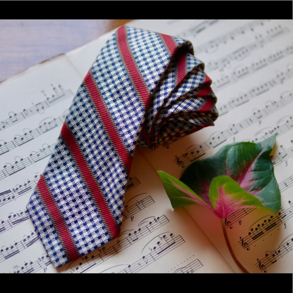 Hickey Freeman 100% silk tie Made in USA